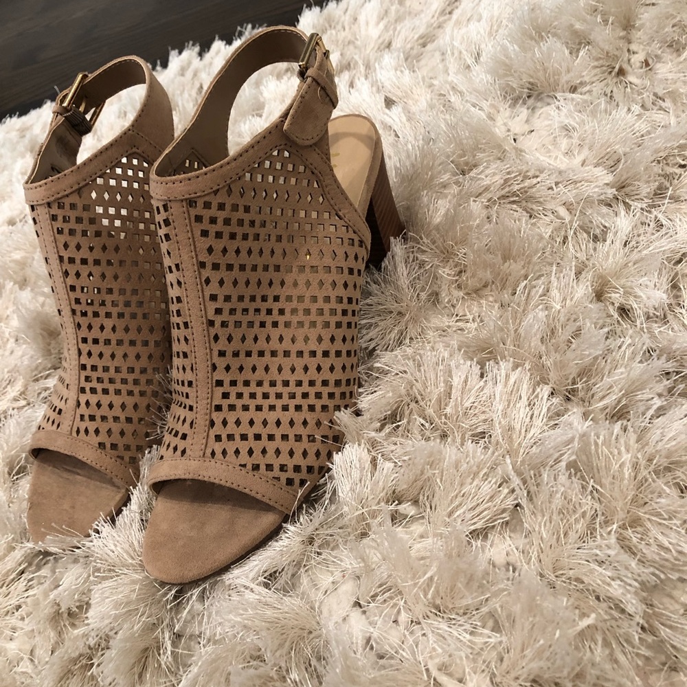Brand New Unisa Pryce Sandal